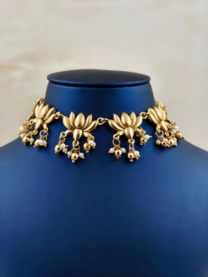 Antique Lotus Necklace with Earrings