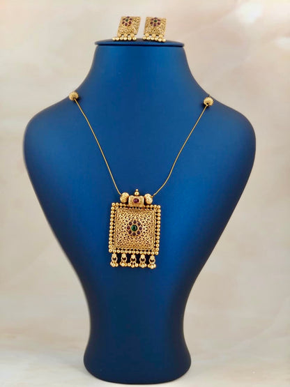 Square Pendant Invisible Necklace