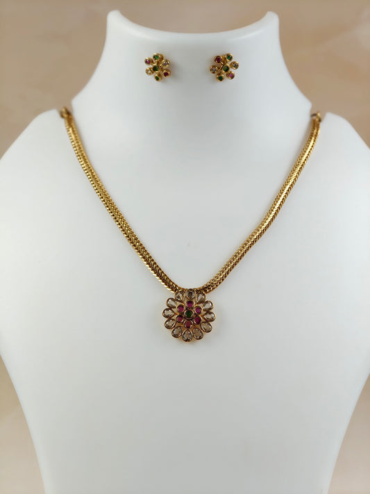 Simple Single Pendant Necklace