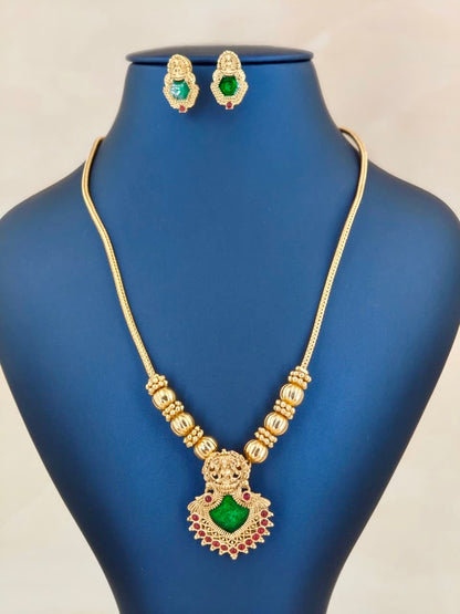 Single Palakka Pendant Necklace Green