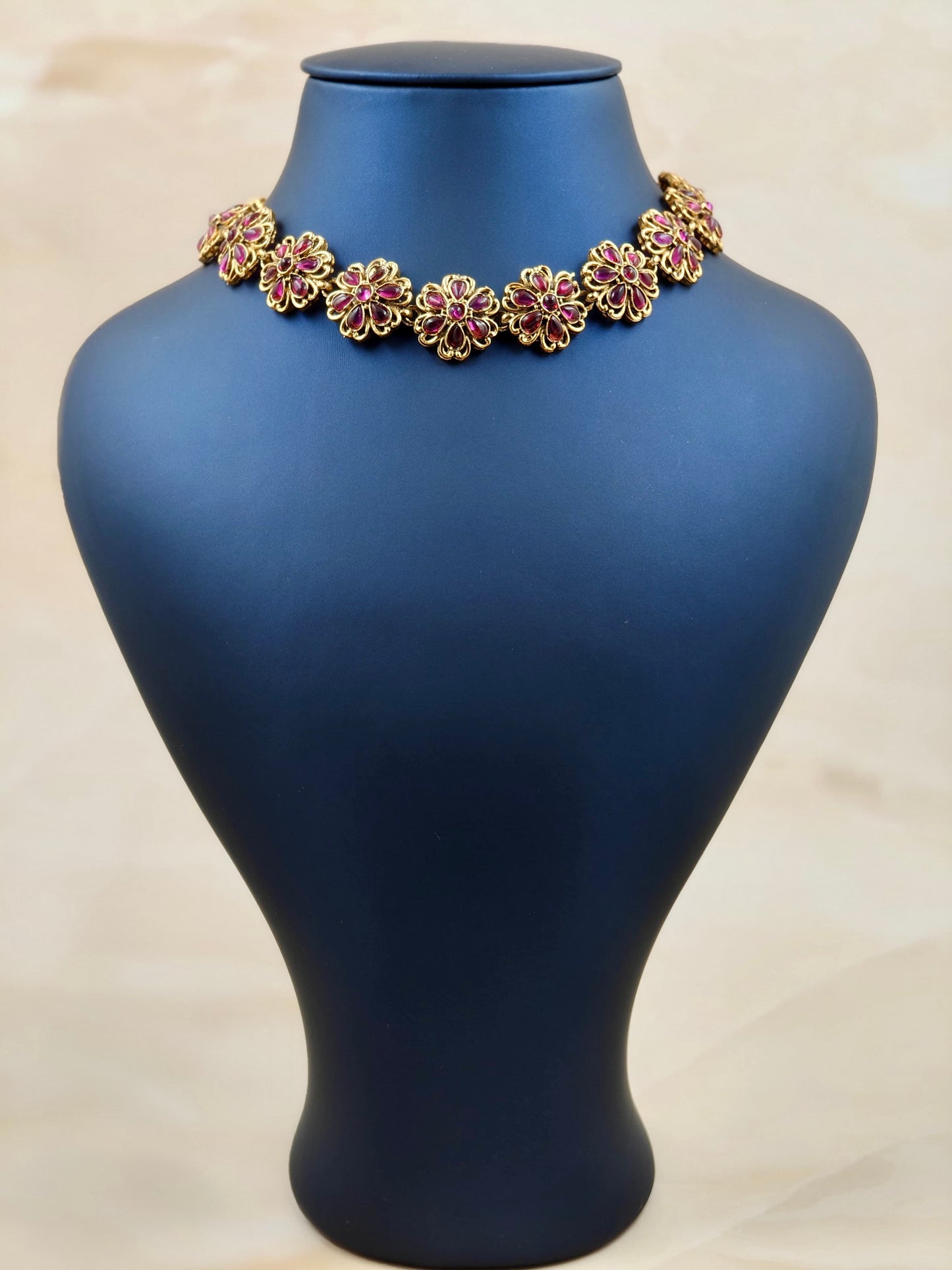 Trending Floral Pattern Necklace