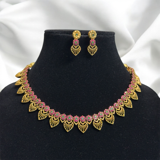 Simple and Elegant Leaf Design Necklace with Earrings