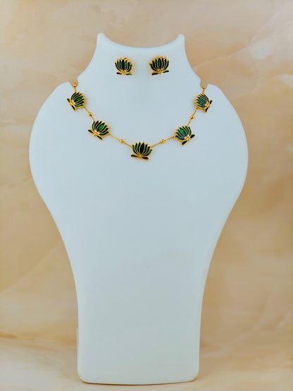 Trending Lotus Chain Green