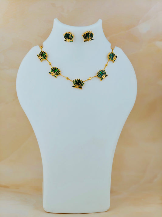 Trending Lotus Chain Green
