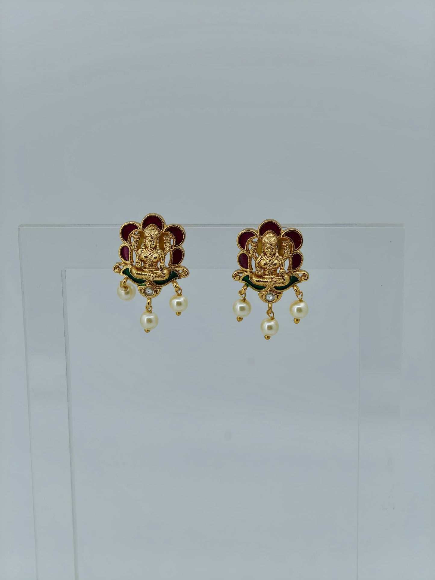 Lakshmi Pendant Invisible Necklace Maroon Beads