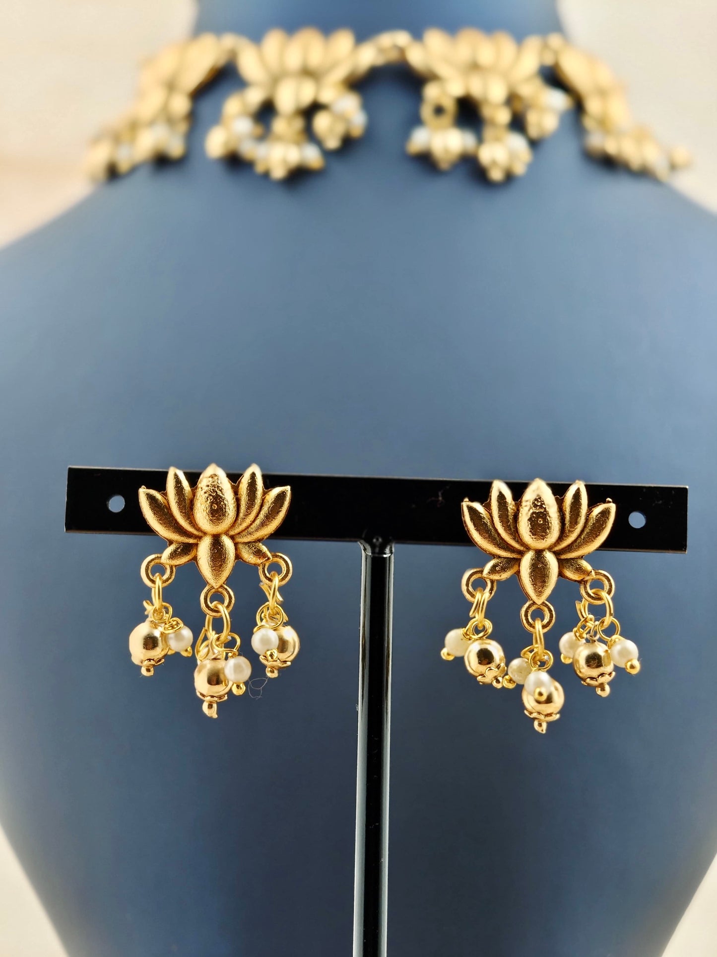 Antique Lotus Necklace with Earrings