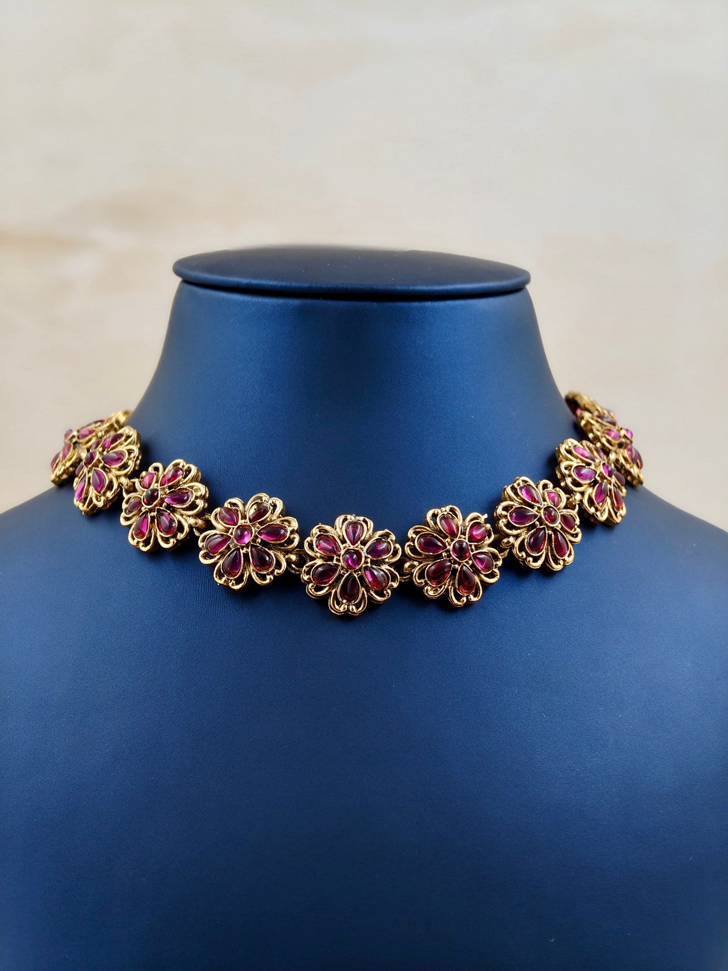 Trending Floral Pattern Necklace