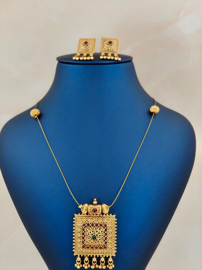 Square Pendant Invisible Necklace