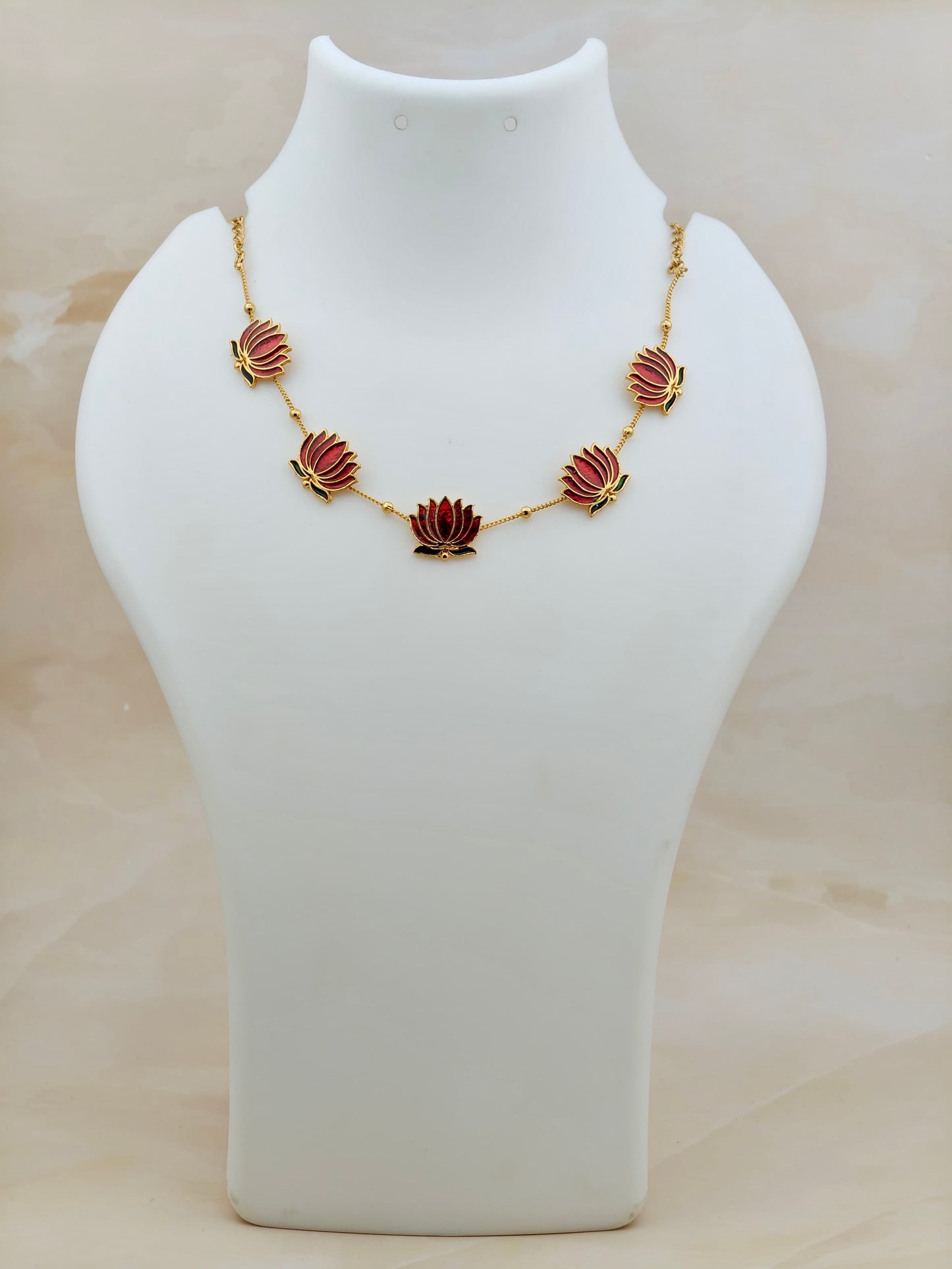 Trending Lotus Choker Maroon