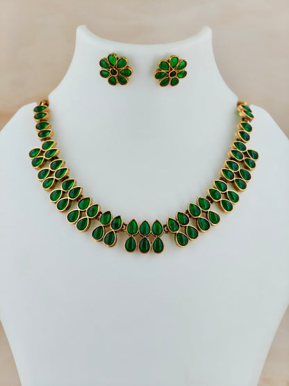 Beautiful Kemp Stone Necklace Green