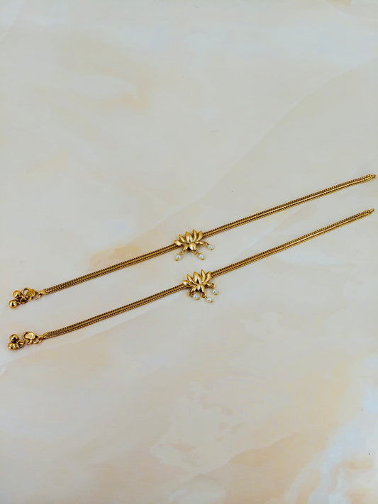 Golden Lotus Engraved Anklet