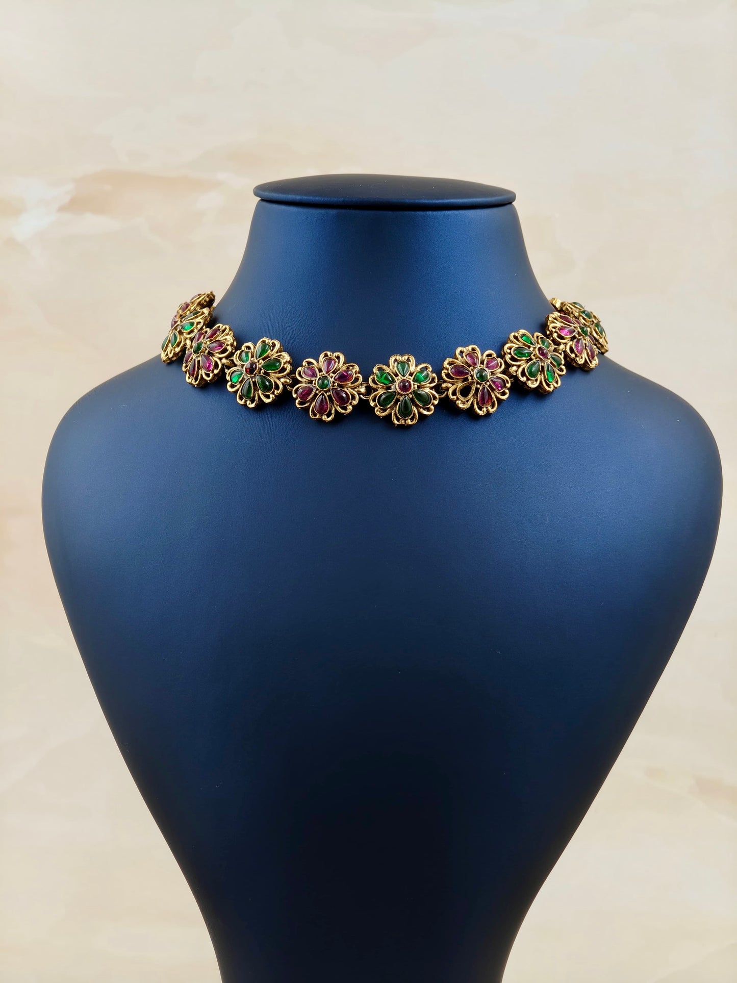 Trending Floral Pattern Necklace
