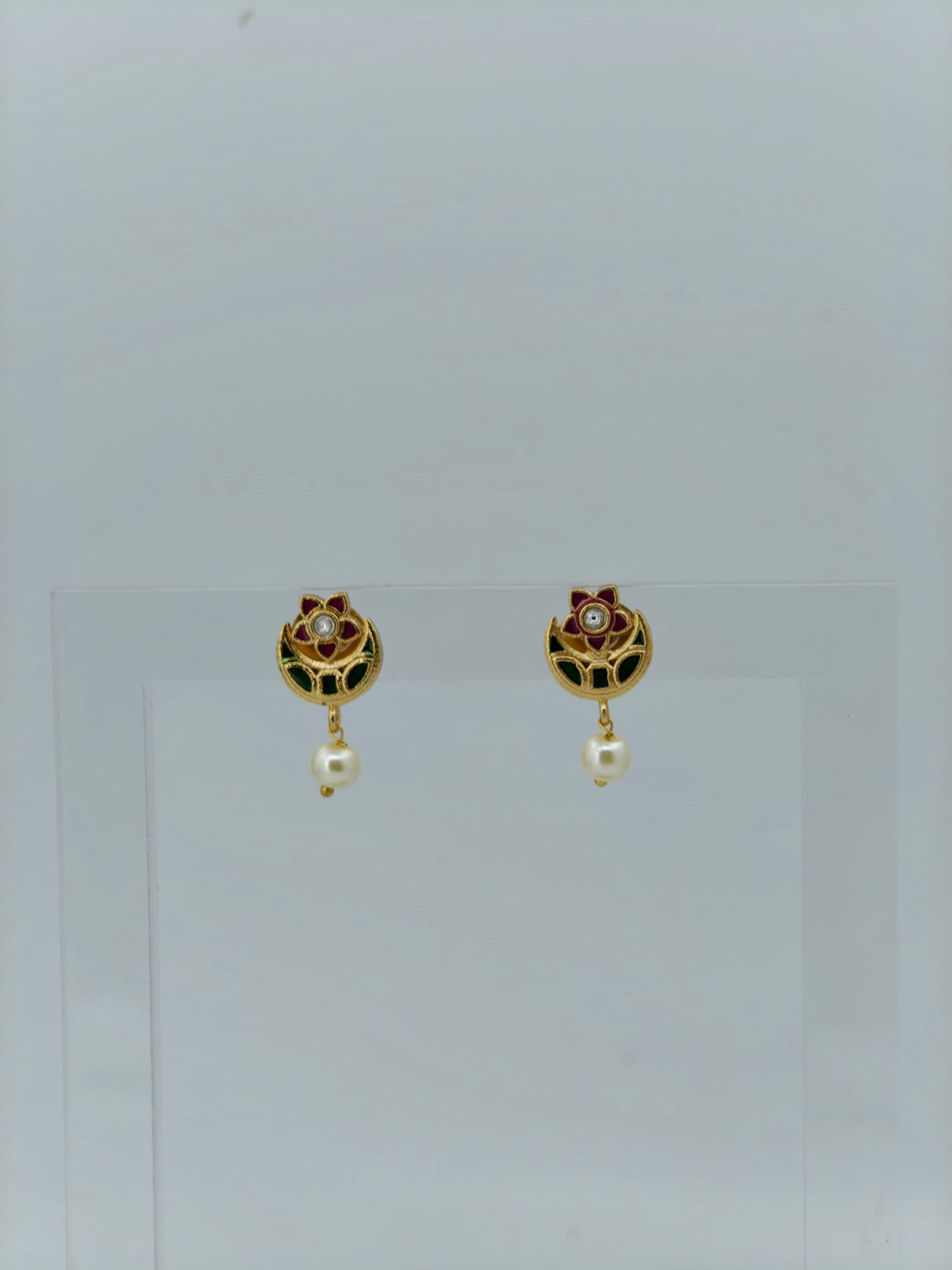 Crescent Pendant Invisible Necklace Maroon