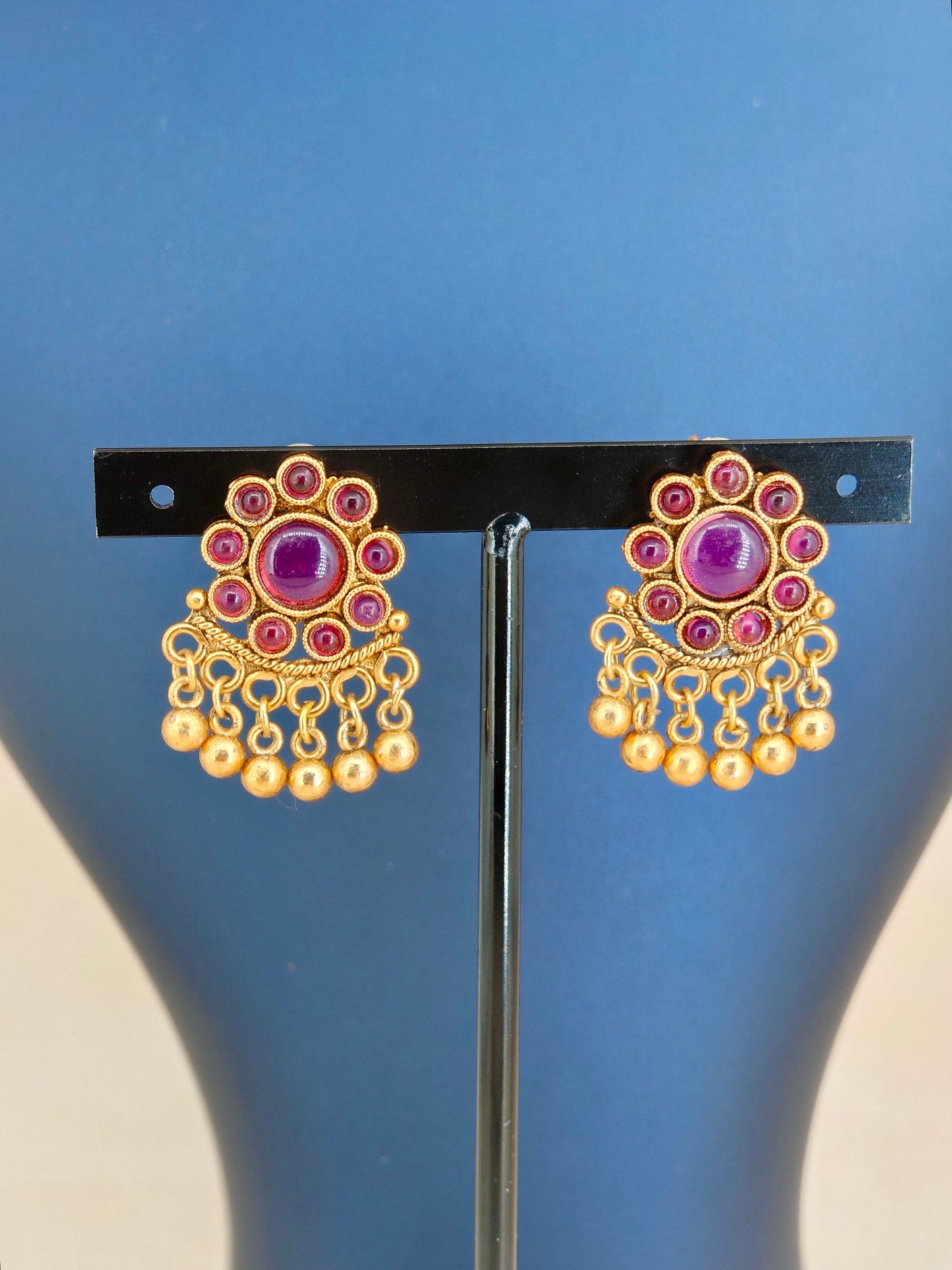 Trending Choker Ruby
