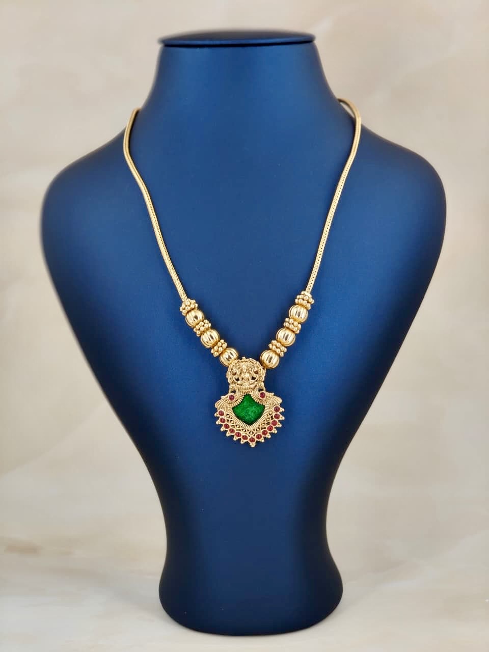 Single Palakka Pendant Necklace Green