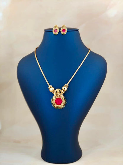 Beautiful Pendant Necklace Rani Pink