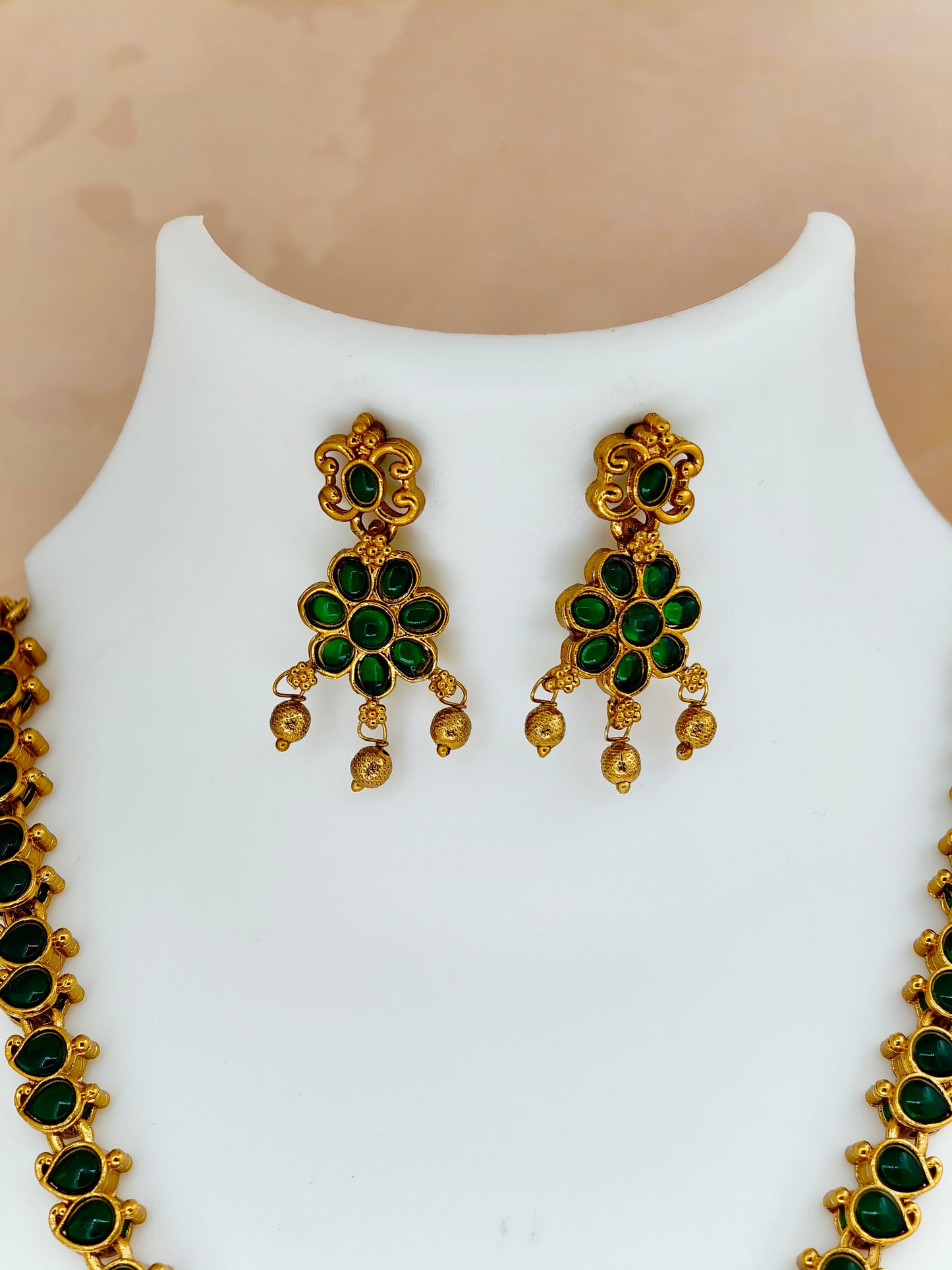 Traditional Kemp Stone chuttiyum chainum Green