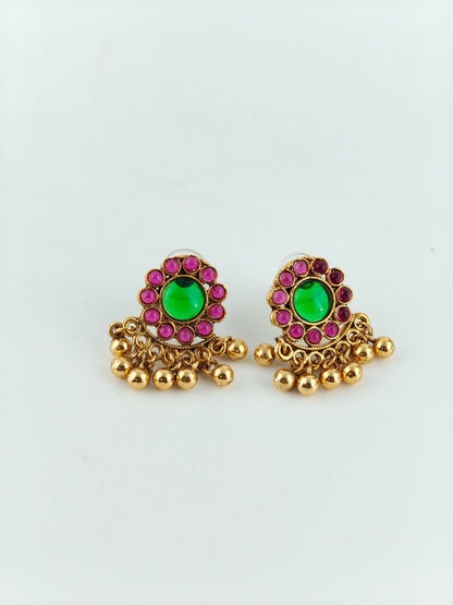 Beautiful Kemp stone necklace Green & Ruby