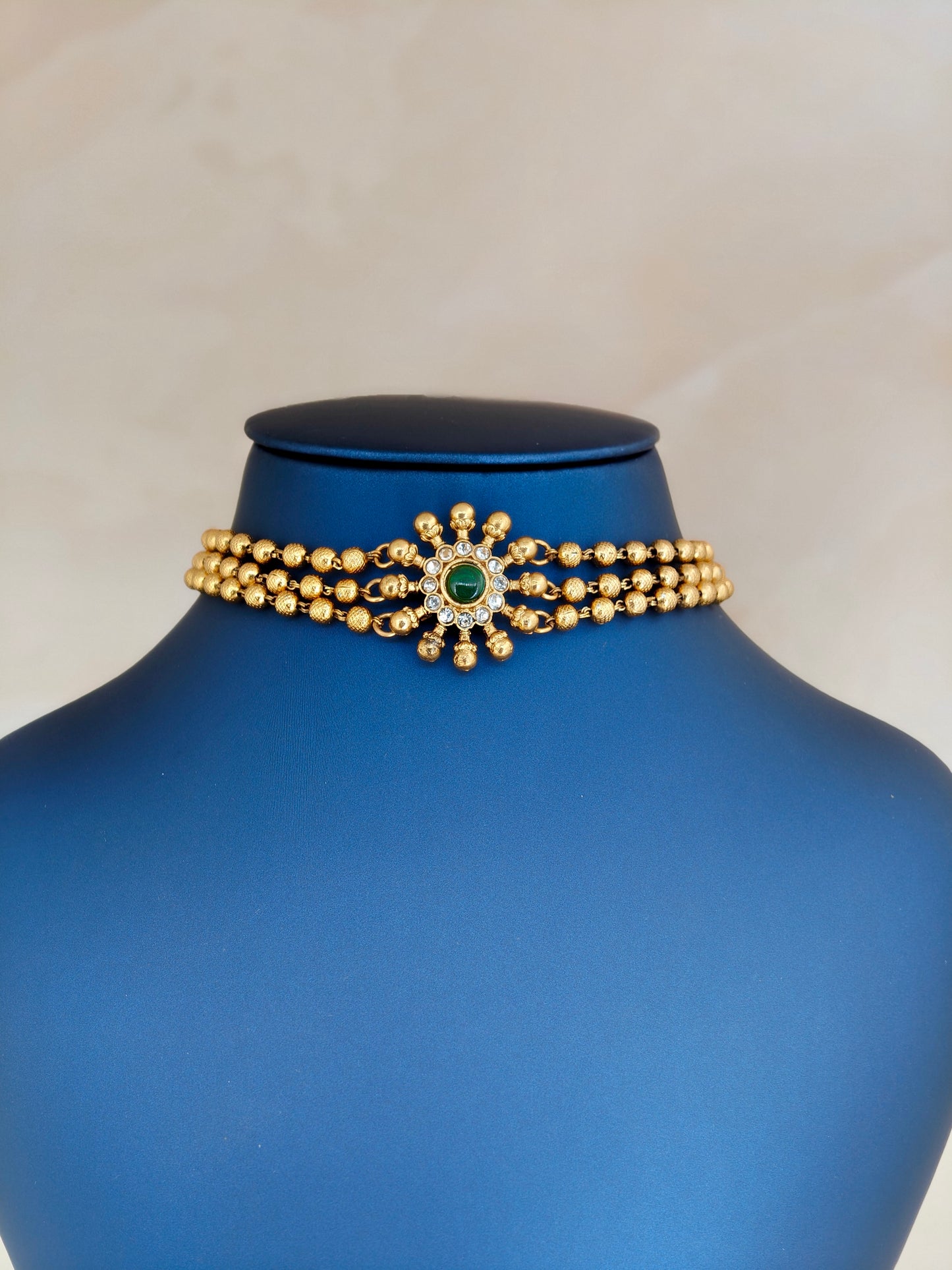 Flower Pendant Choker